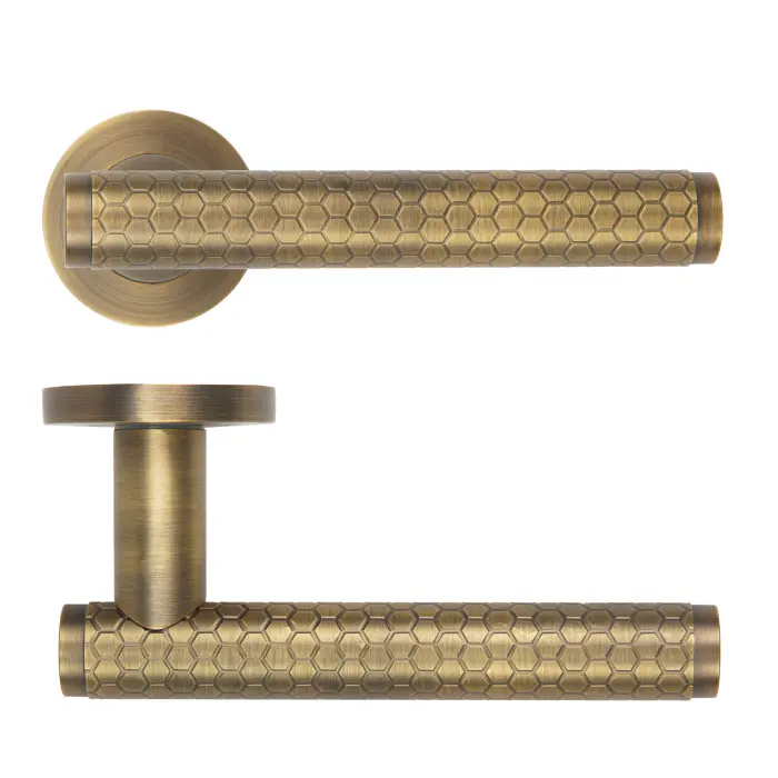 Favo Lever On Round Rose Door Handle